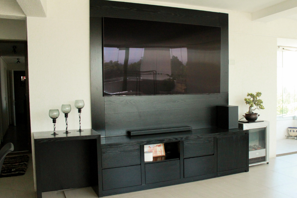 06.- MUEBLE TV NEGRO